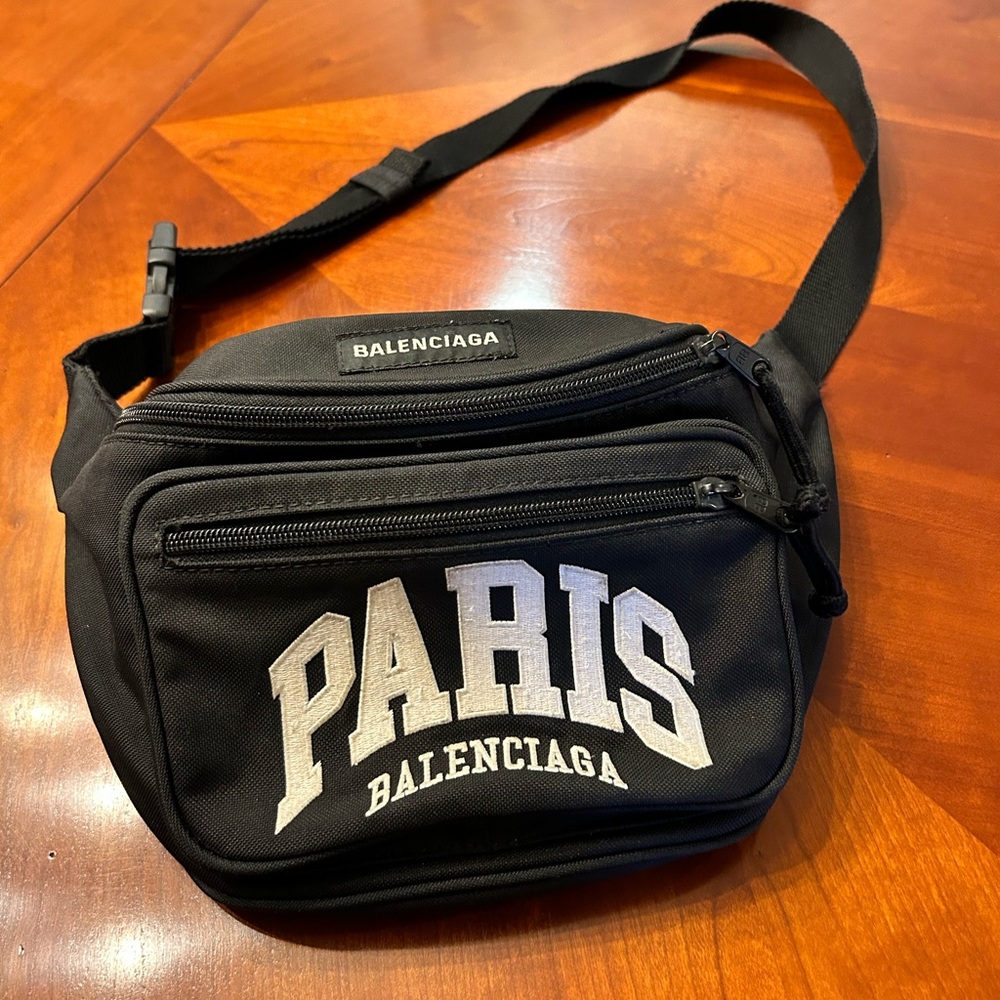 Balenciaga Paris black fanny pack